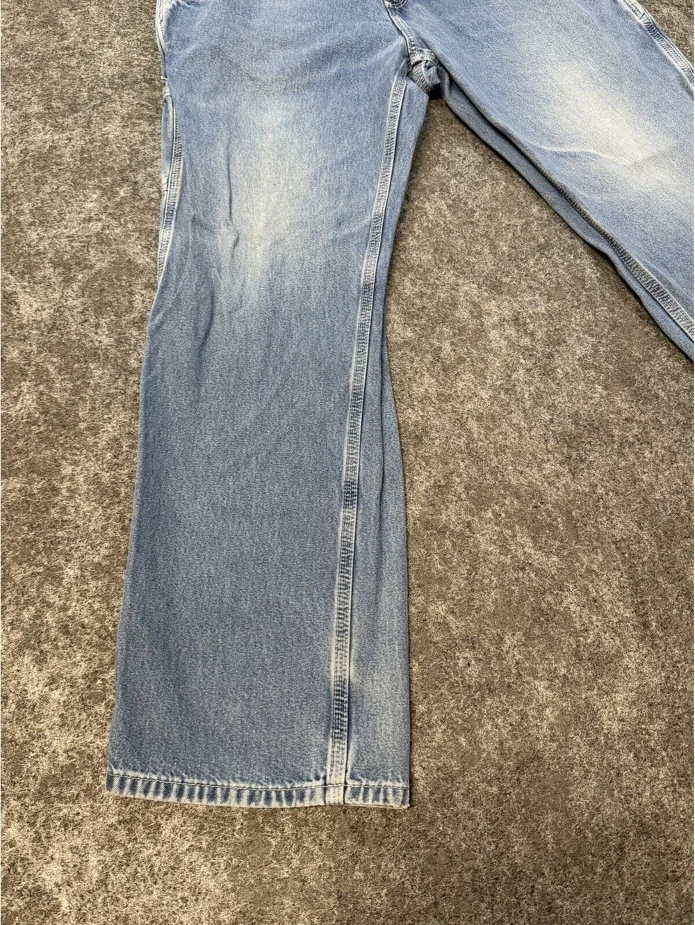 Carhartt B11 Dungaree Fit Carpenter Jeans Men’s 36X32 Light Wash Work Jeans.